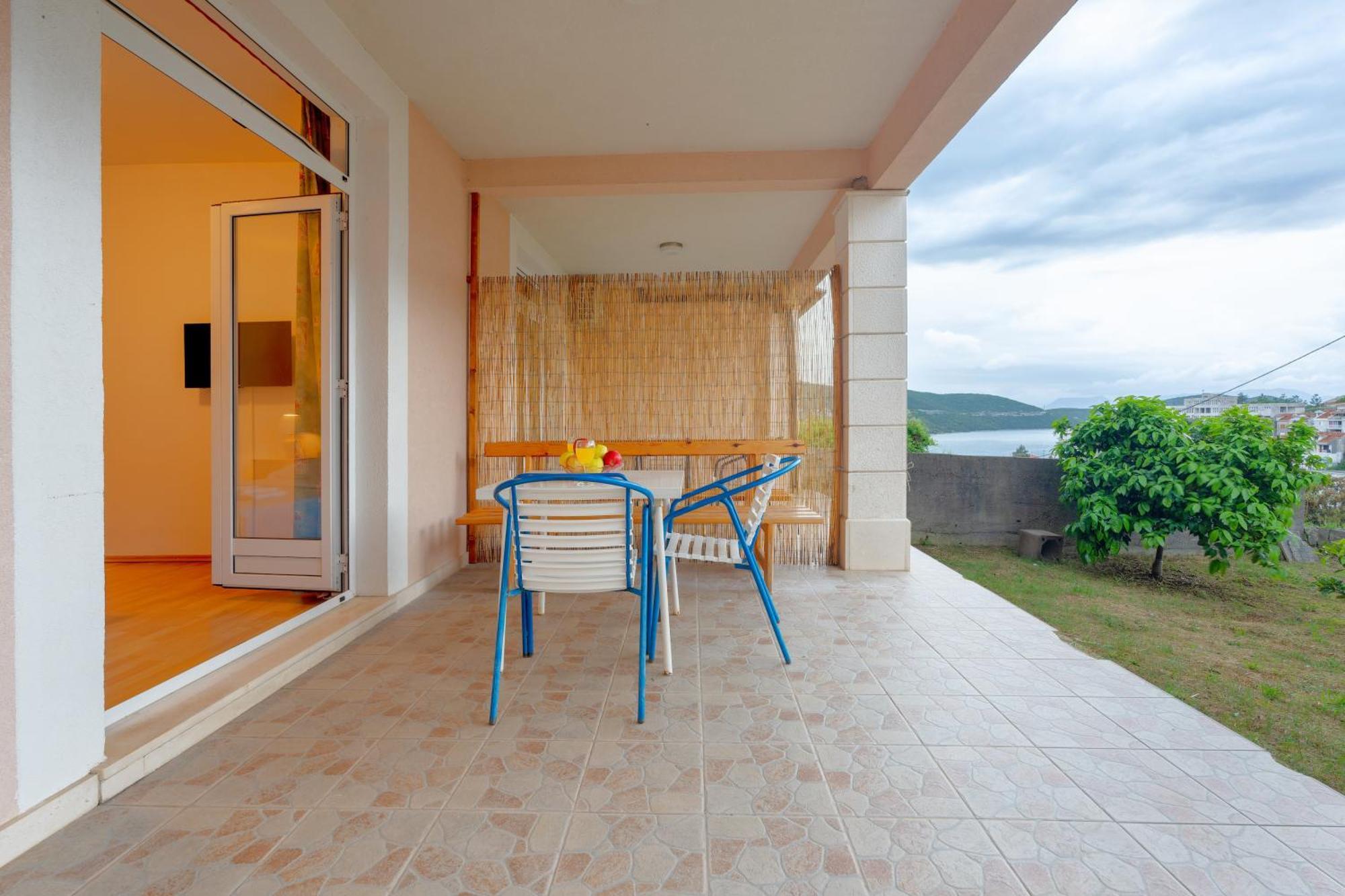 Apartments And Rooms Breeze Неум Экстерьер фото